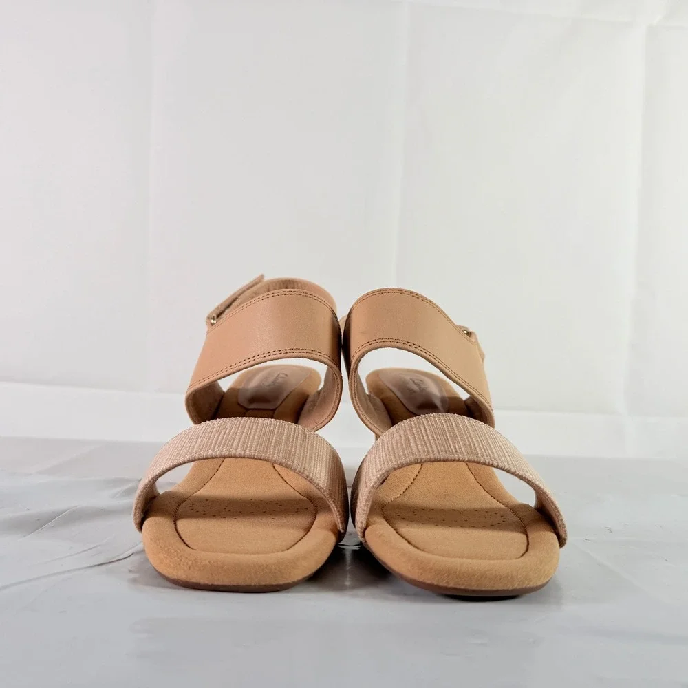Clarks Kyarra Faye Warm Beige Leather Wedge Sandals Womens 8.5 W